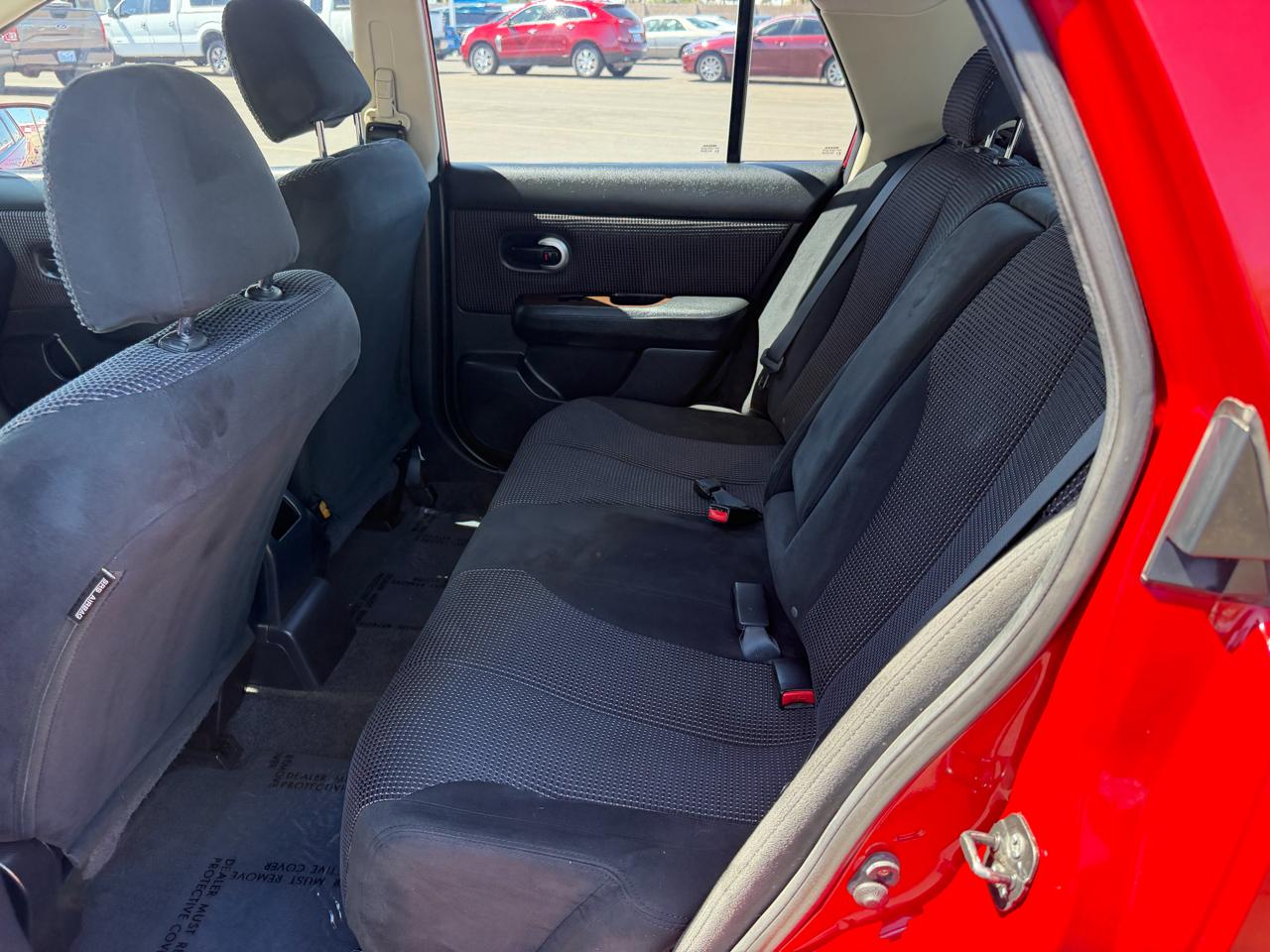 Nissan Versa 1.8 S Sedan 2010