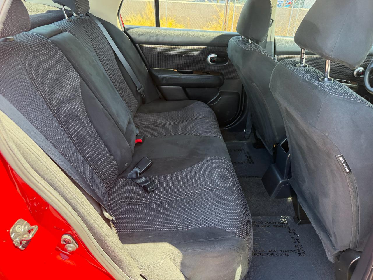 Nissan Versa 1.8 S Sedan 2010