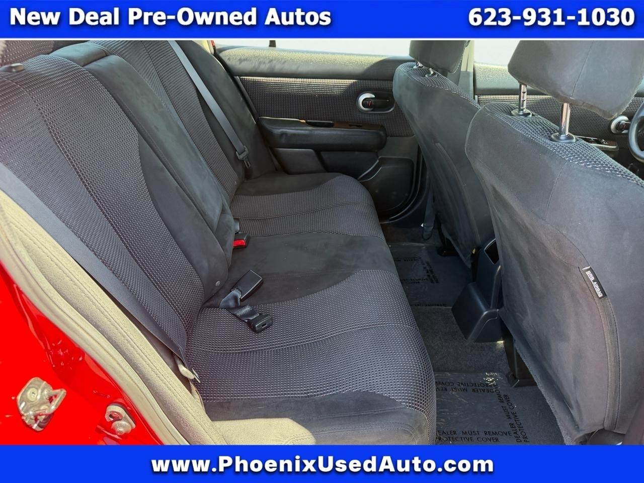 Nissan Versa 1.8 S Sedan 2010