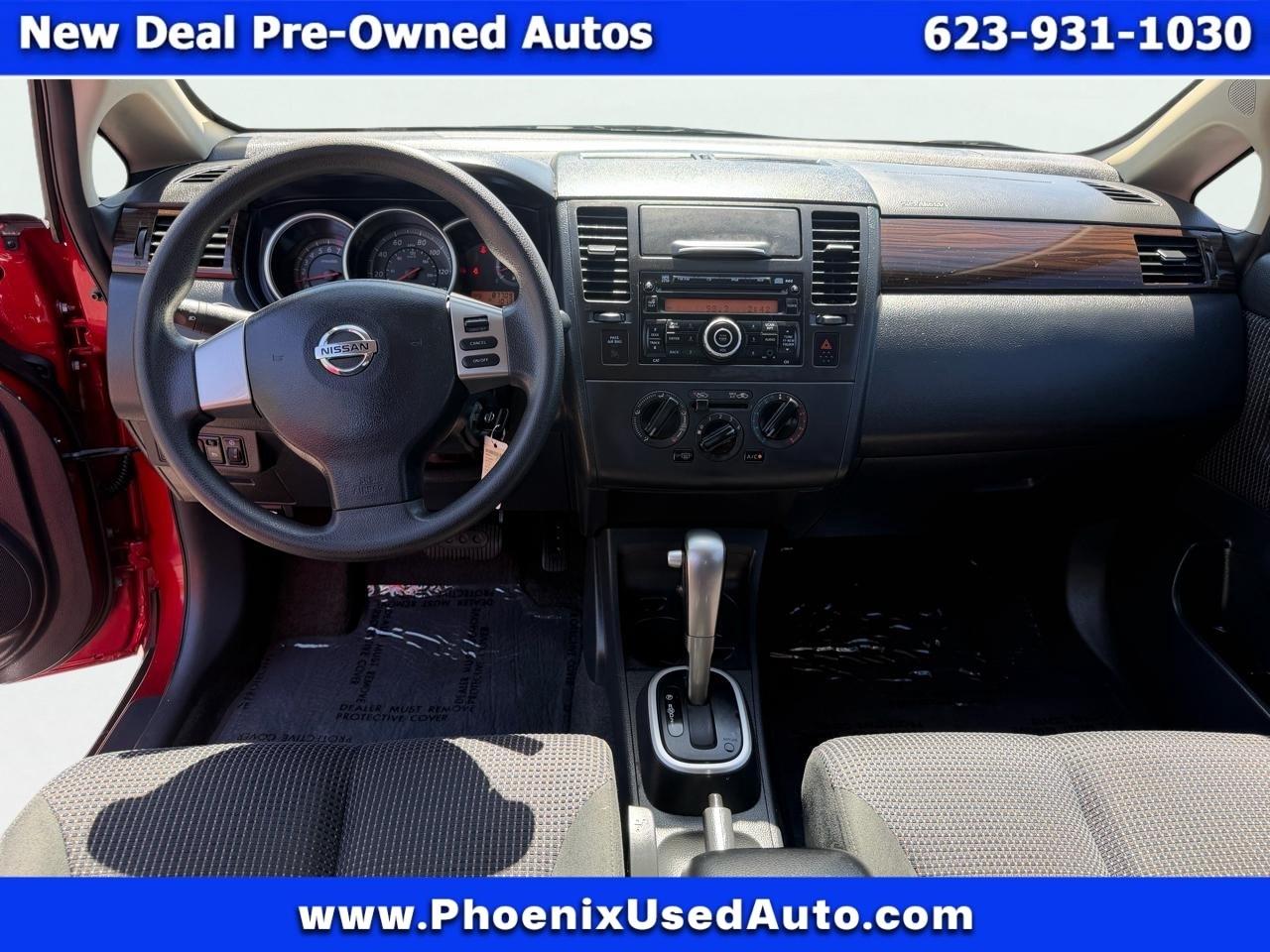 Nissan Versa 1.8 S Sedan 2010