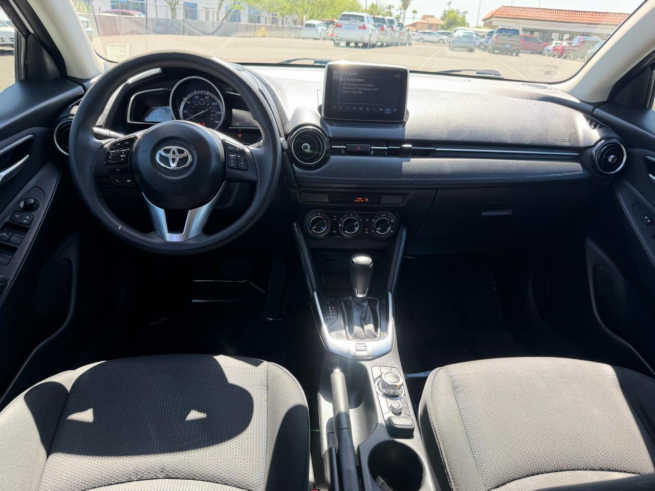 Toyota Yaris iA 6A 2017