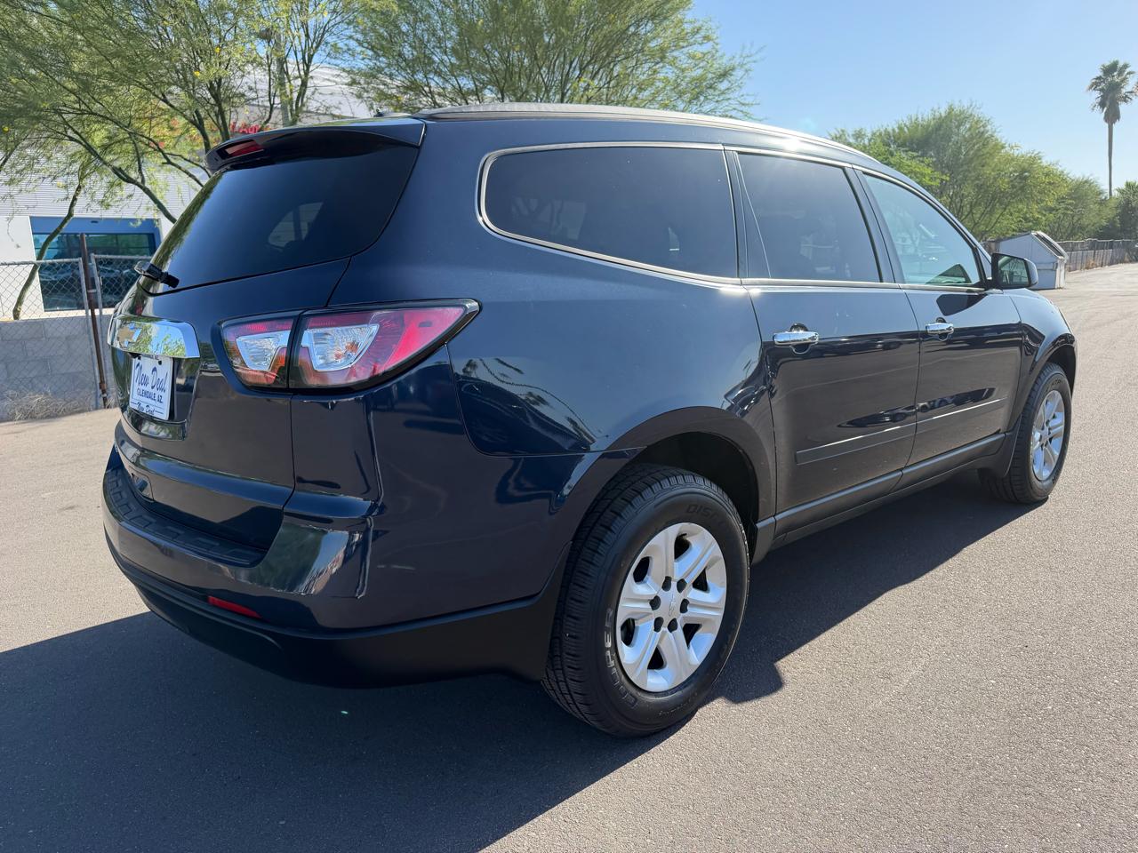 Chevrolet Traverse LS FWD w/PDC 2017