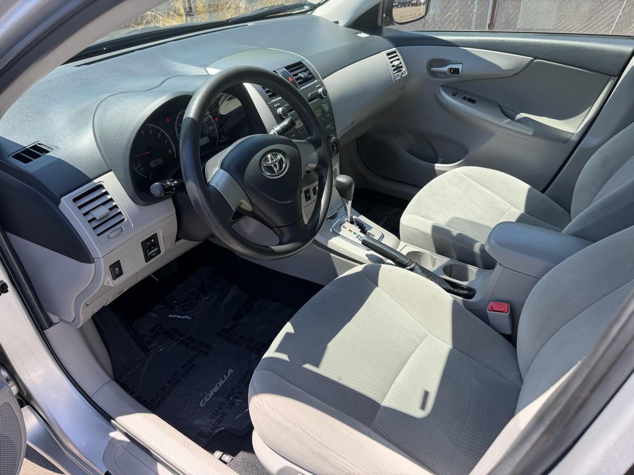 Toyota Corolla S 5-Speed MT 2011