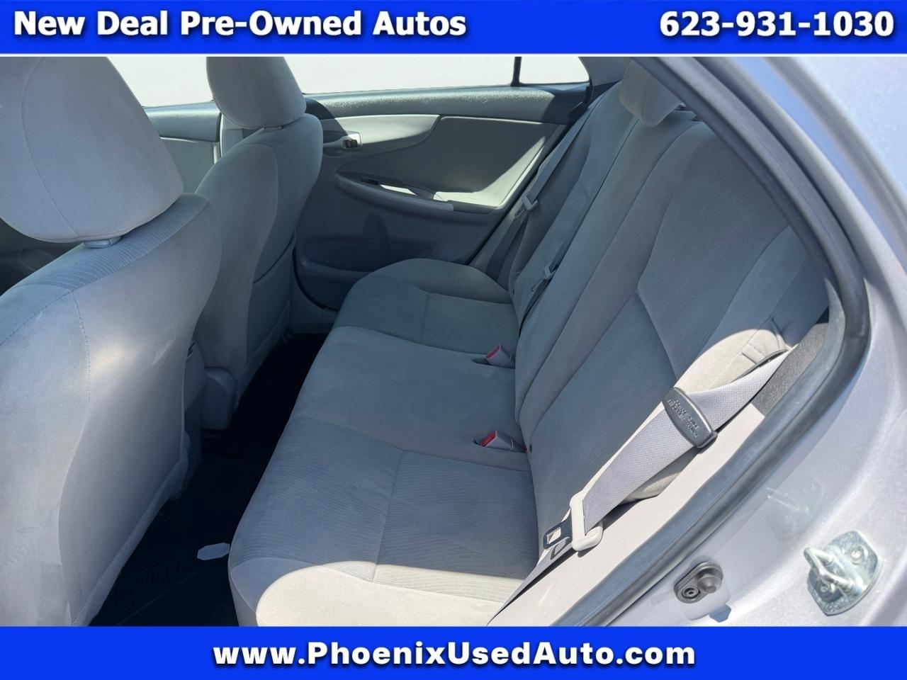 Toyota Corolla S 5-Speed MT 2011