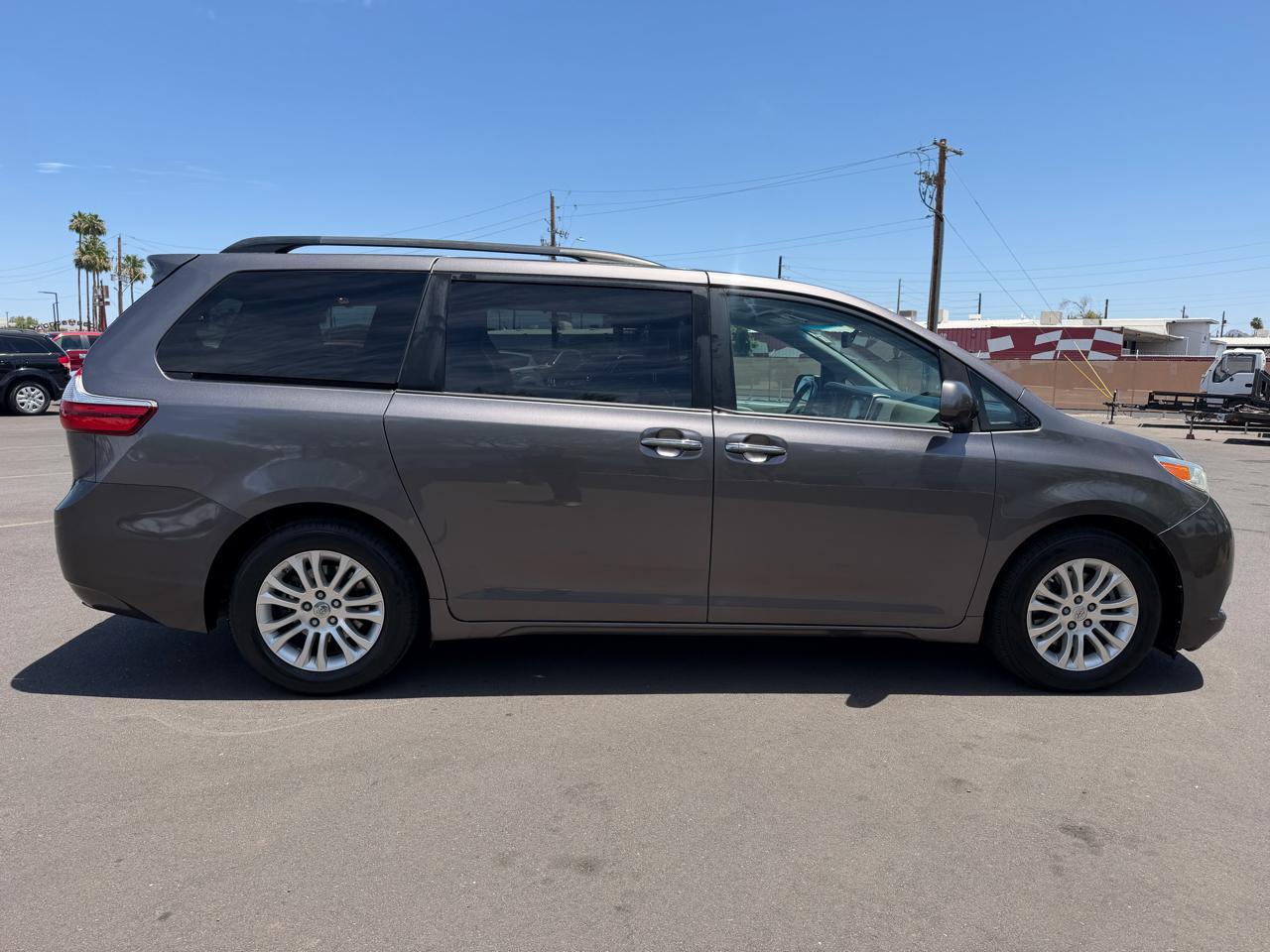 Toyota Sienna XLE FWD 8-Passenger V6 2015
