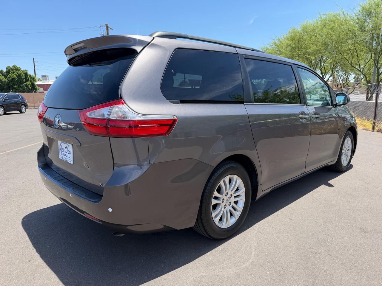 Toyota Sienna XLE FWD 8-Passenger V6 2015