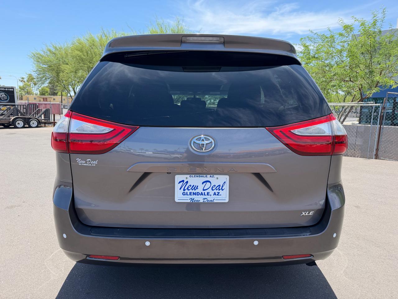 Toyota Sienna XLE FWD 8-Passenger V6 2015