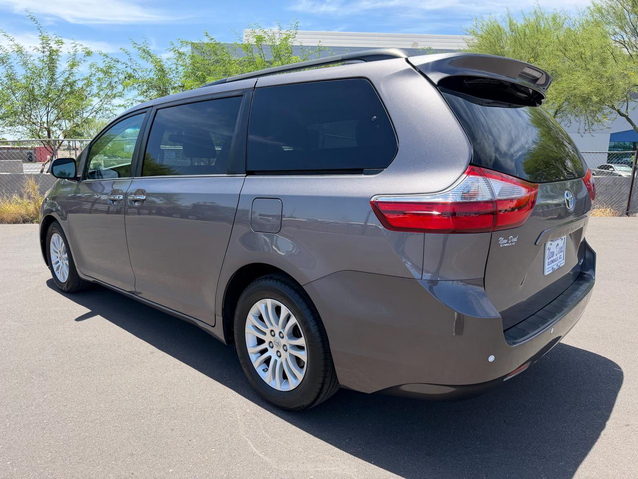 Toyota Sienna XLE FWD 8-Passenger V6 2015