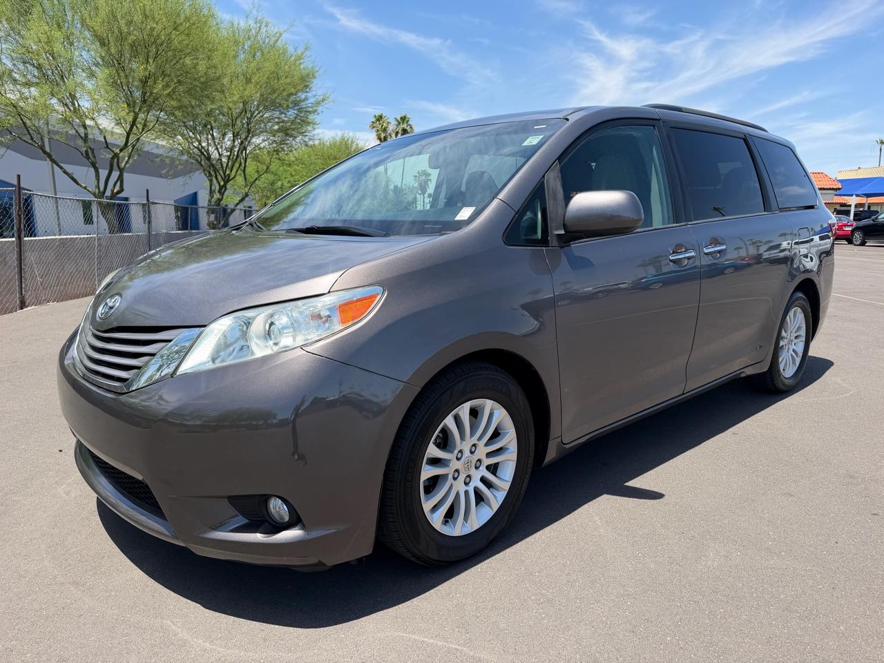 Toyota Sienna XLE FWD 8-Passenger V6 2015