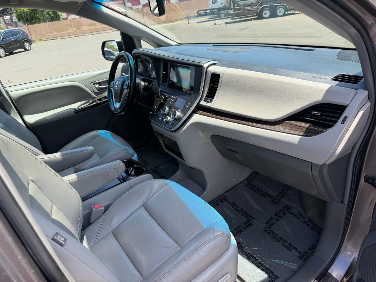 Toyota Sienna XLE FWD 8-Passenger V6 2015