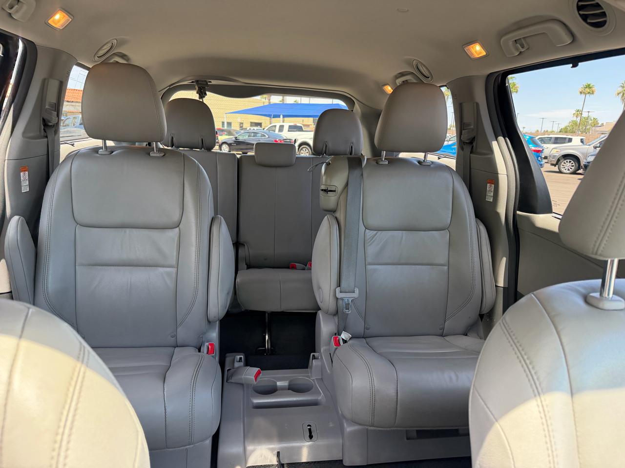 Toyota Sienna XLE FWD 8-Passenger V6 2015