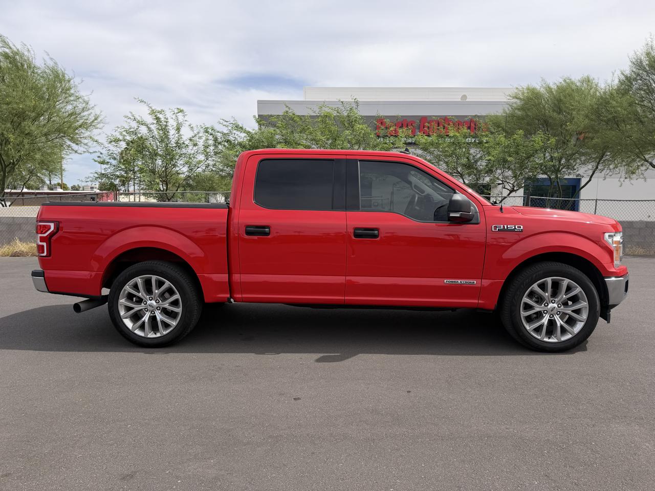 Ford F-150 2WD SuperCrew 139" XL 2019