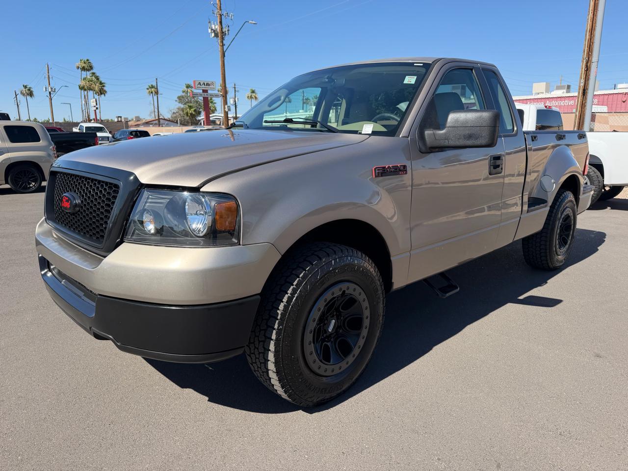 Ford F-150 2WD Reg Cab 126" STX 2005