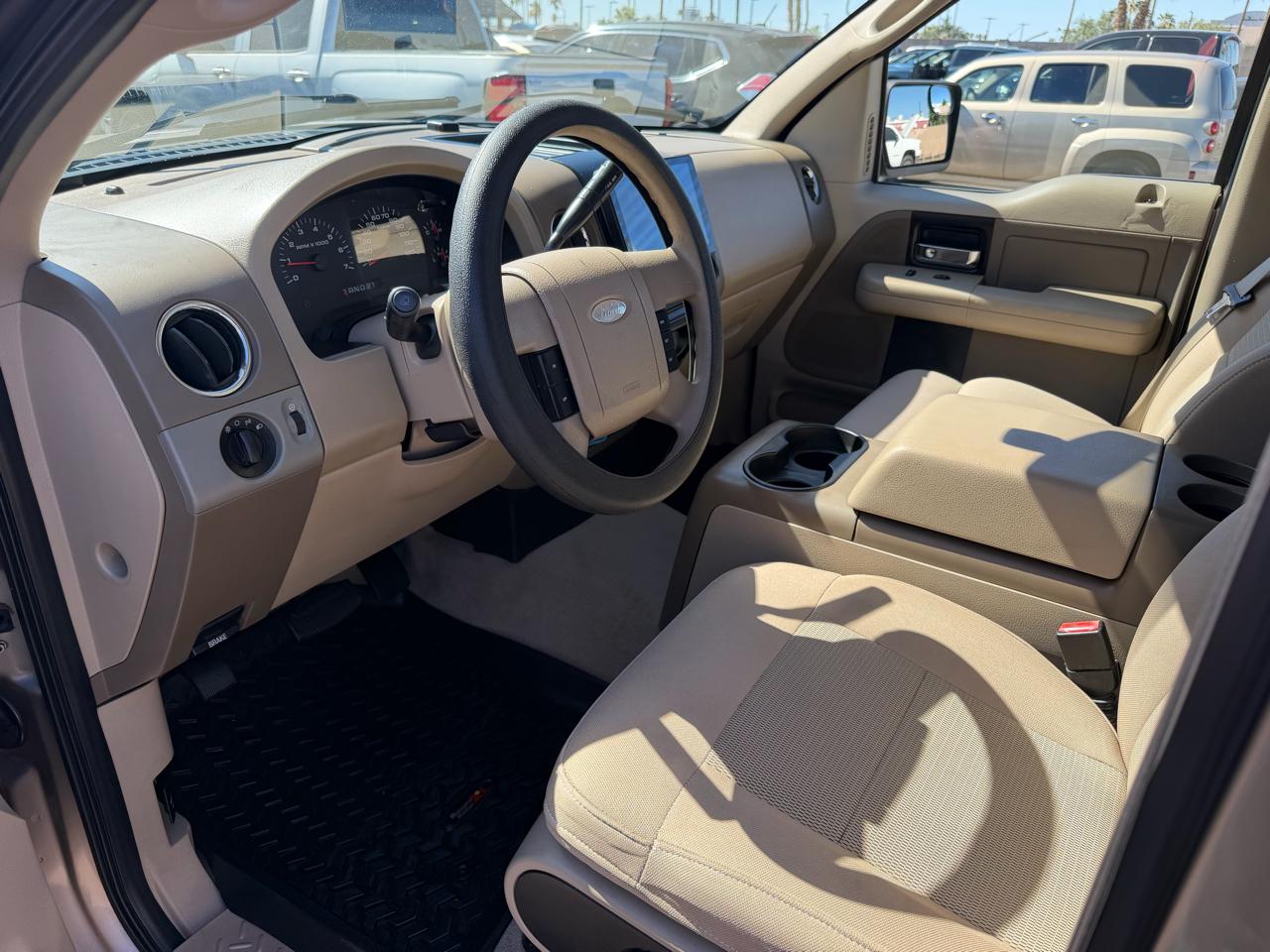 Ford F-150 2WD Reg Cab 126" STX 2005