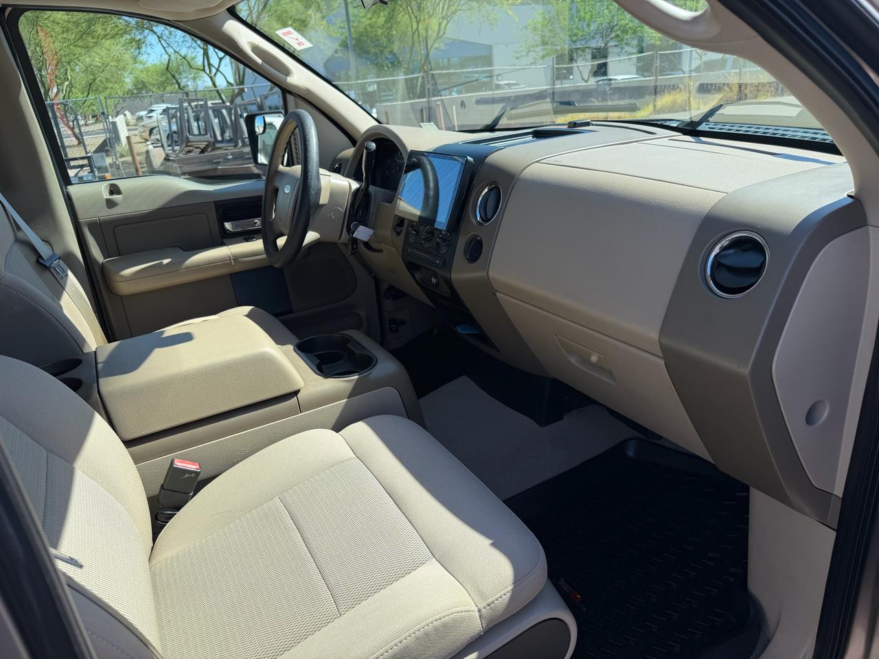 Ford F-150 2WD Reg Cab 126" STX 2005
