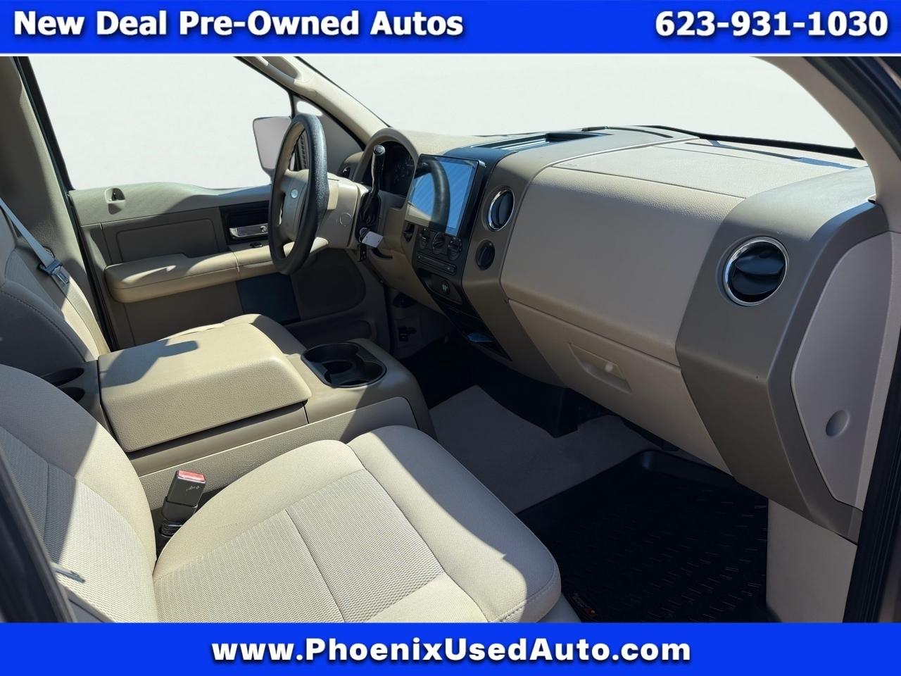 Ford F-150 2WD Reg Cab 126" STX 2005