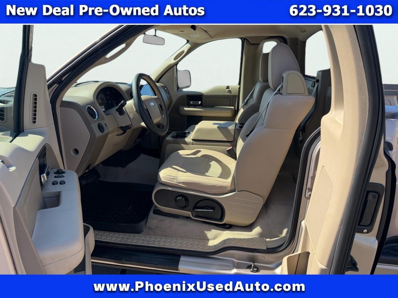 Ford F-150 2WD Reg Cab 126" STX 2005
