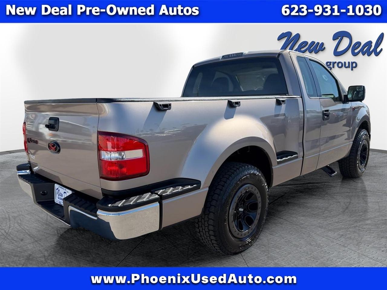 Ford F-150 2WD Reg Cab 126" STX 2005