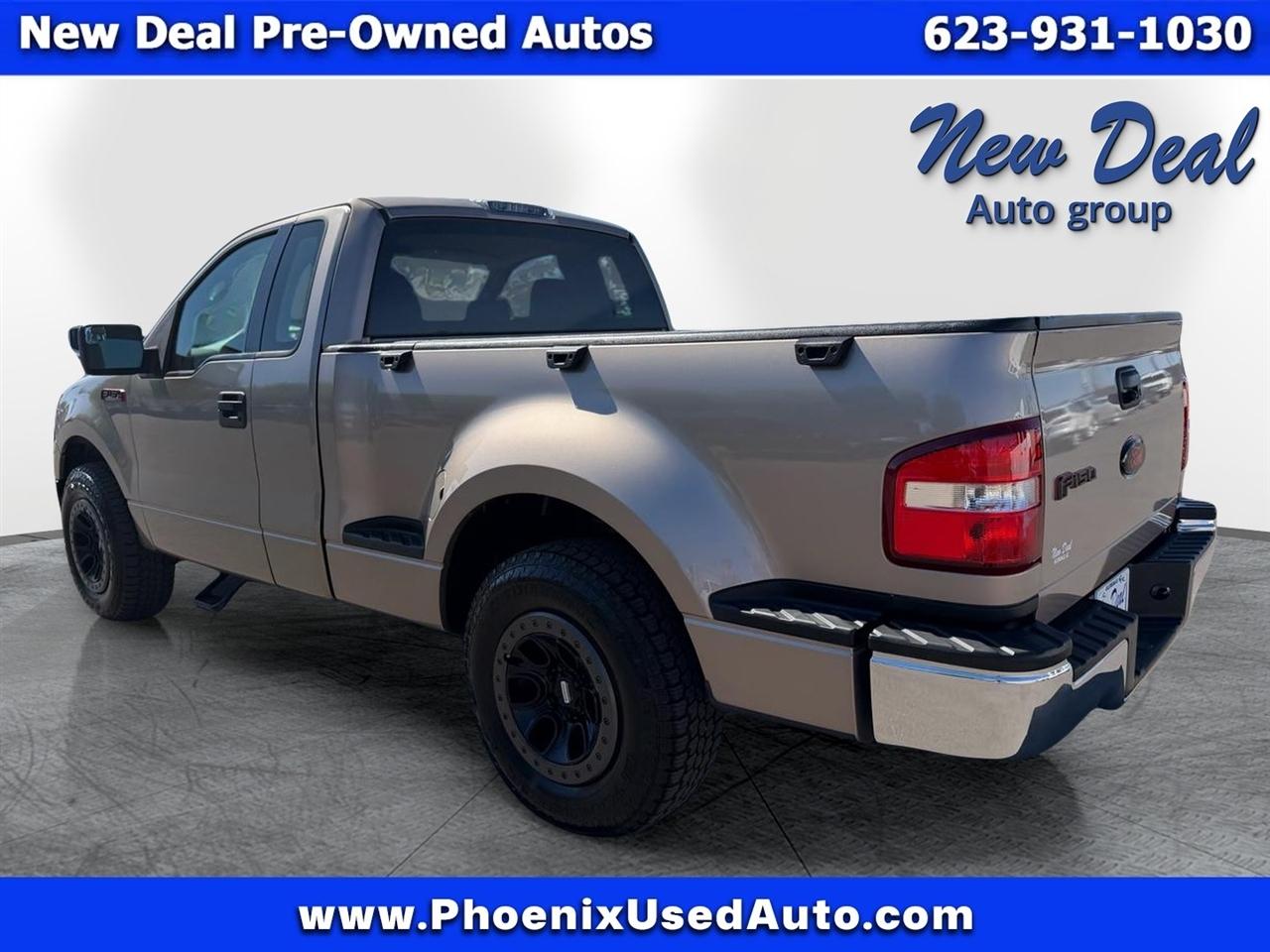 Ford F-150 2WD Reg Cab 126" STX 2005
