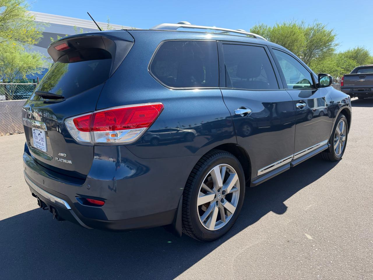 Nissan Pathfinder SV 4WD 2013
