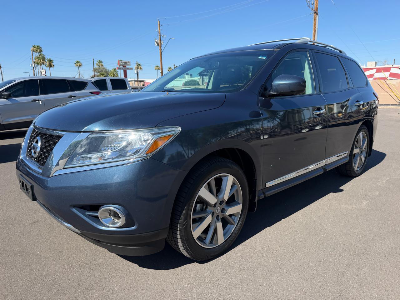 Nissan Pathfinder SV 4WD 2013