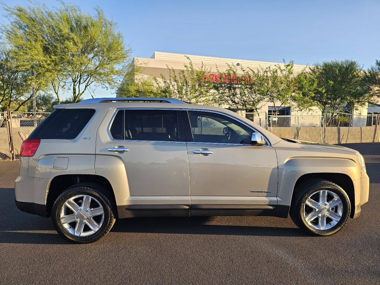 GMC Terrain SLT2 FWD 2010