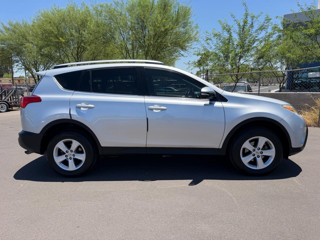 Toyota RAV4 XLE FWD 2013