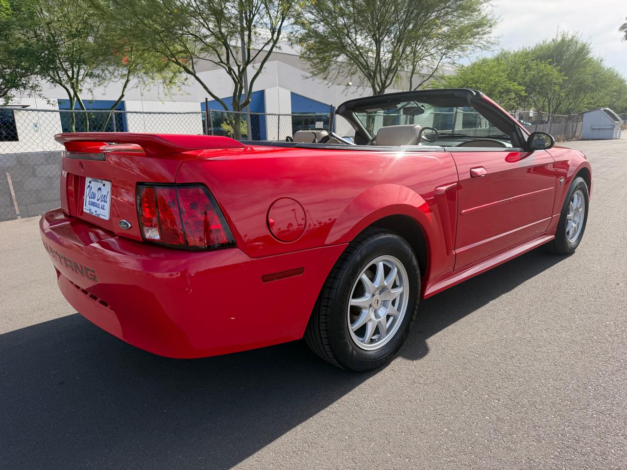 Ford Mustang Deluxe Convertible 2003