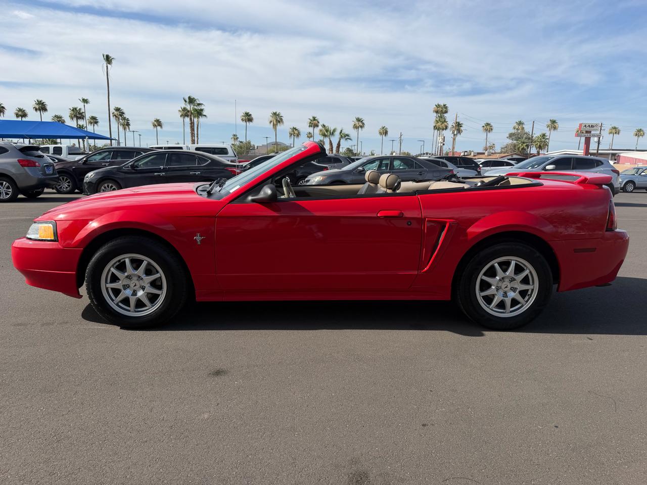 Ford Mustang Deluxe Convertible 2003