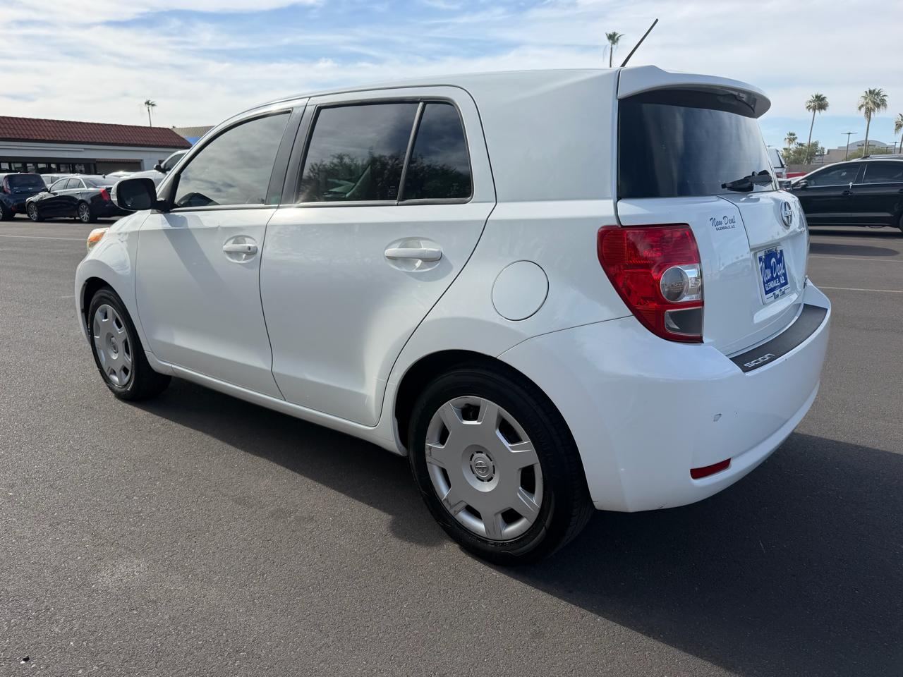 Scion xD 5-Door Hatchback 5-Spd MT 2012