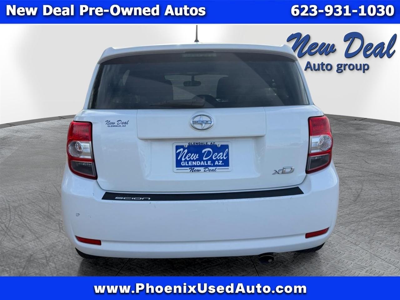 Scion xD 5-Door Hatchback 5-Spd MT 2012