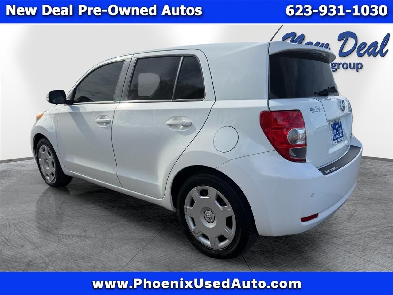 Scion xD 5-Door Hatchback 5-Spd MT 2012