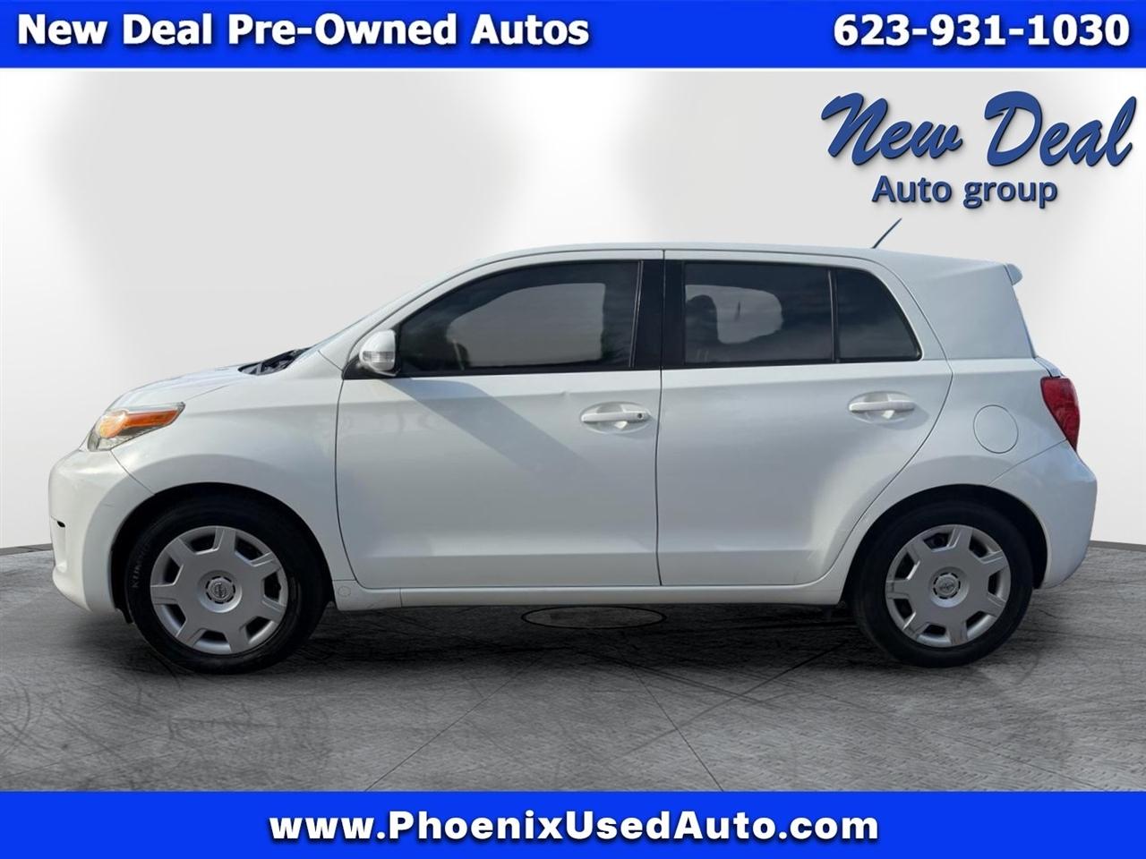 Scion xD 5-Door Hatchback 5-Spd MT 2012