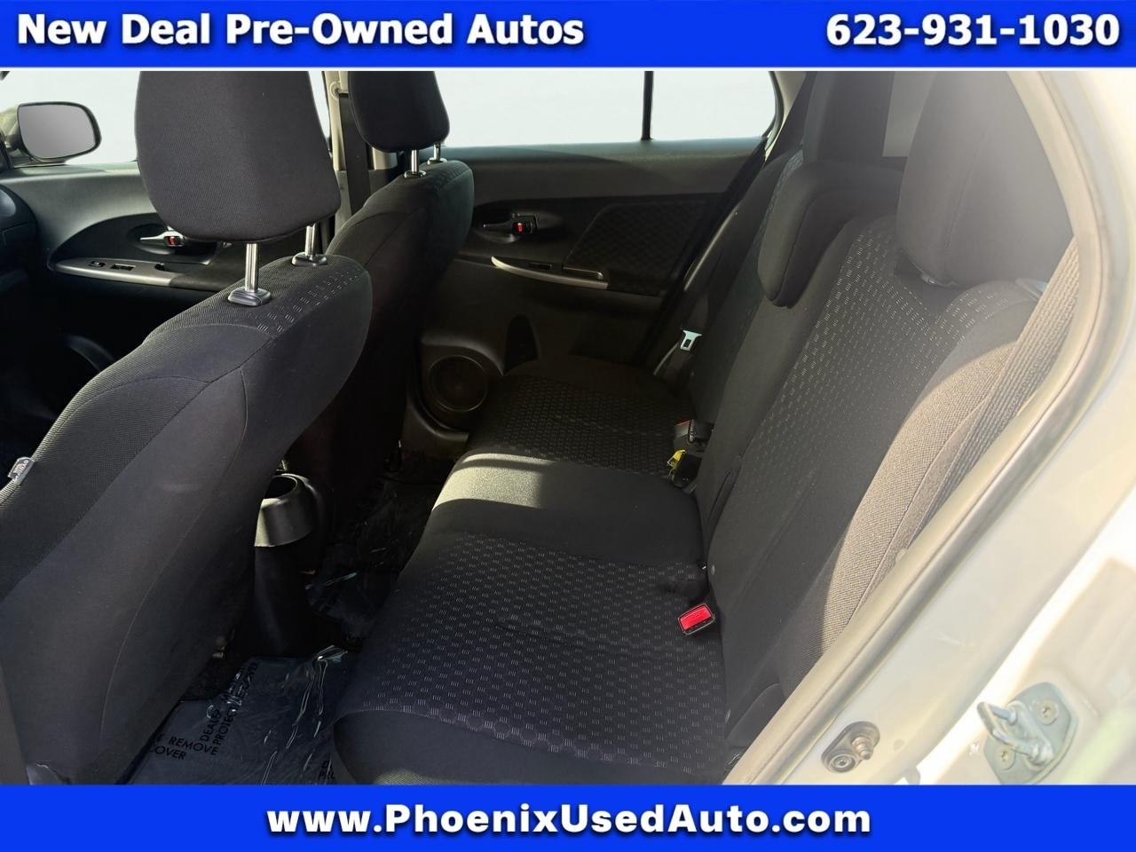 Scion xD 5-Door Hatchback 5-Spd MT 2012