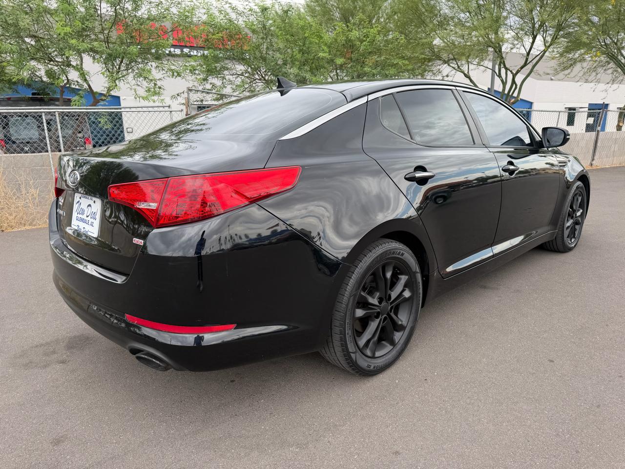 Kia Optima LX MT 2012