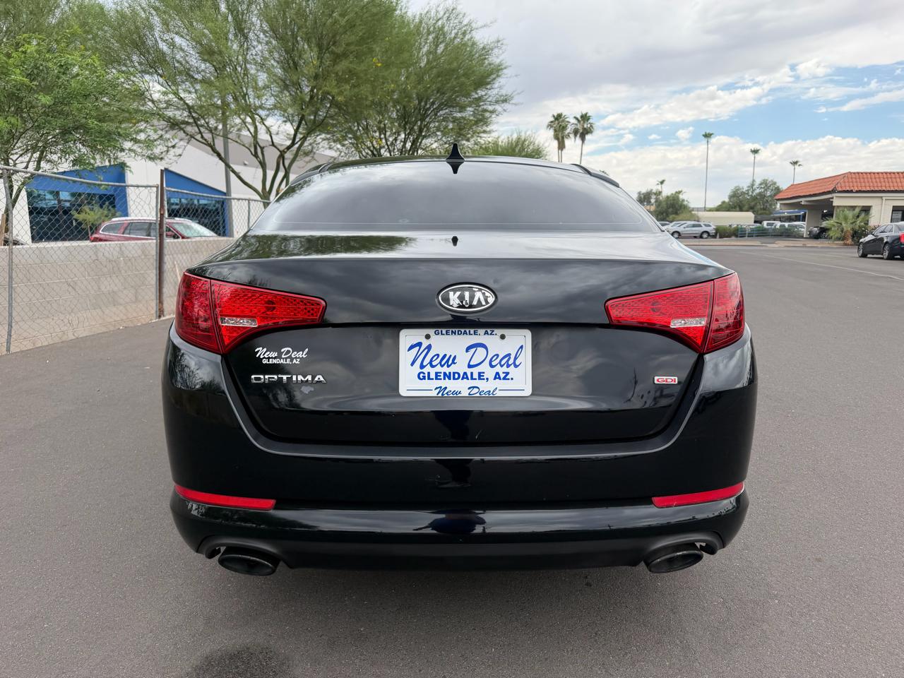 Kia Optima LX MT 2012