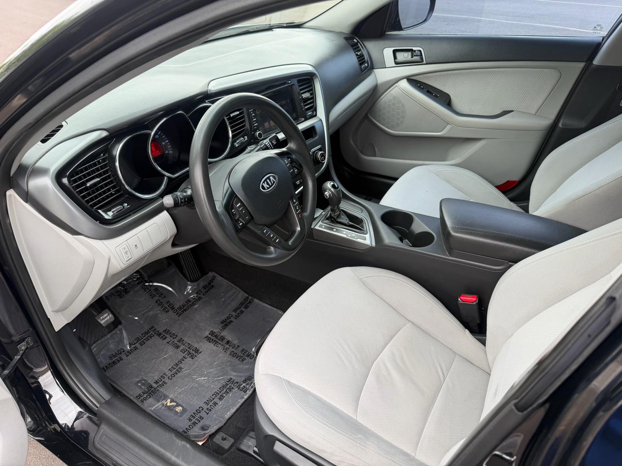 Kia Optima LX MT 2012