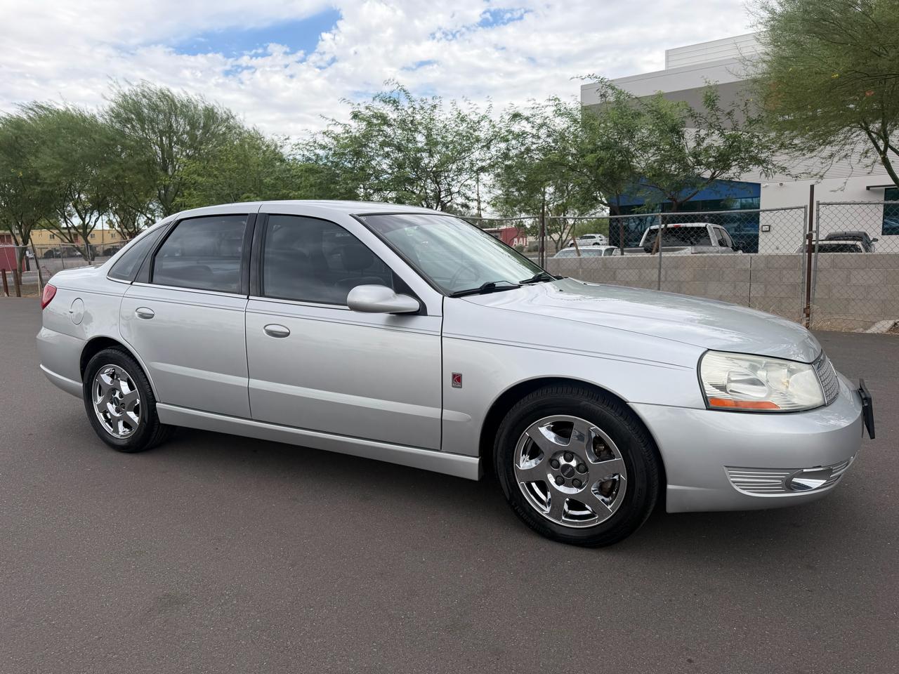 Saturn L300 Sedan 3 2004