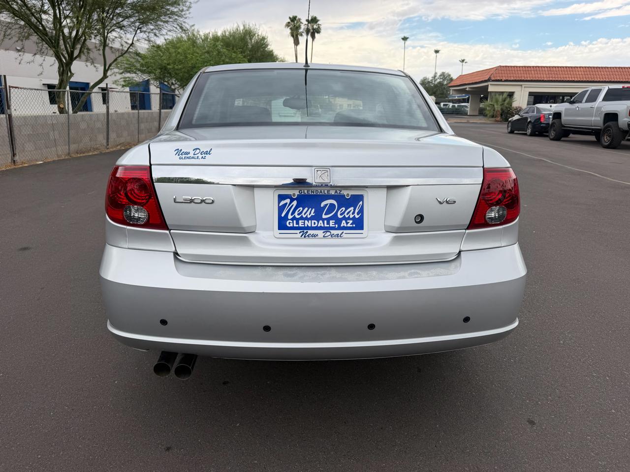 Saturn L300 Sedan 3 2004