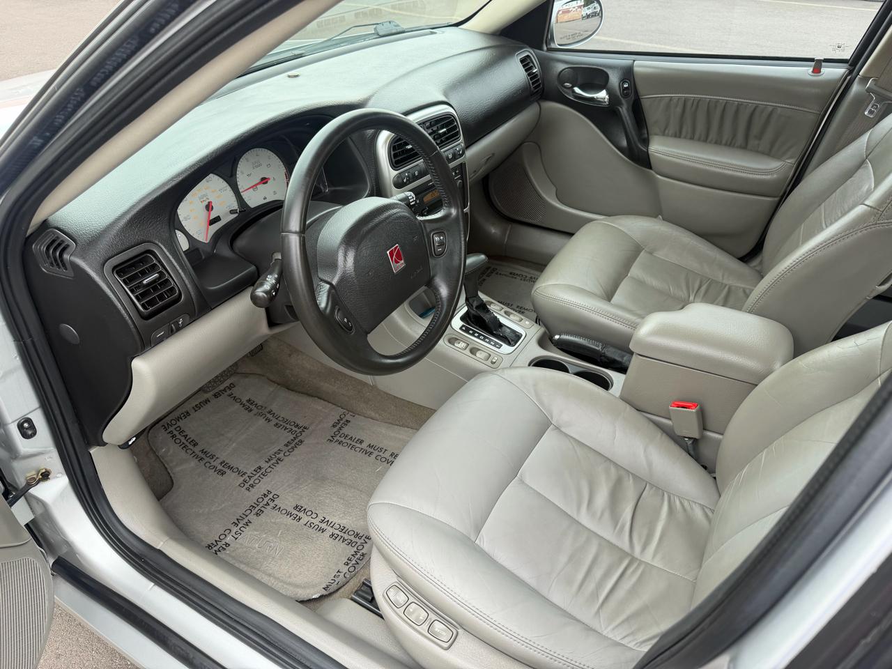 Saturn L300 Sedan 3 2004