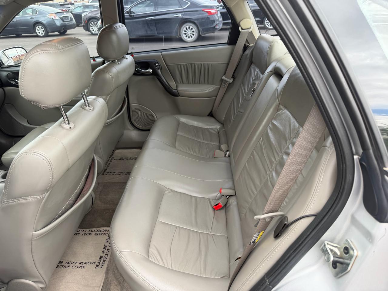 Saturn L300 Sedan 3 2004