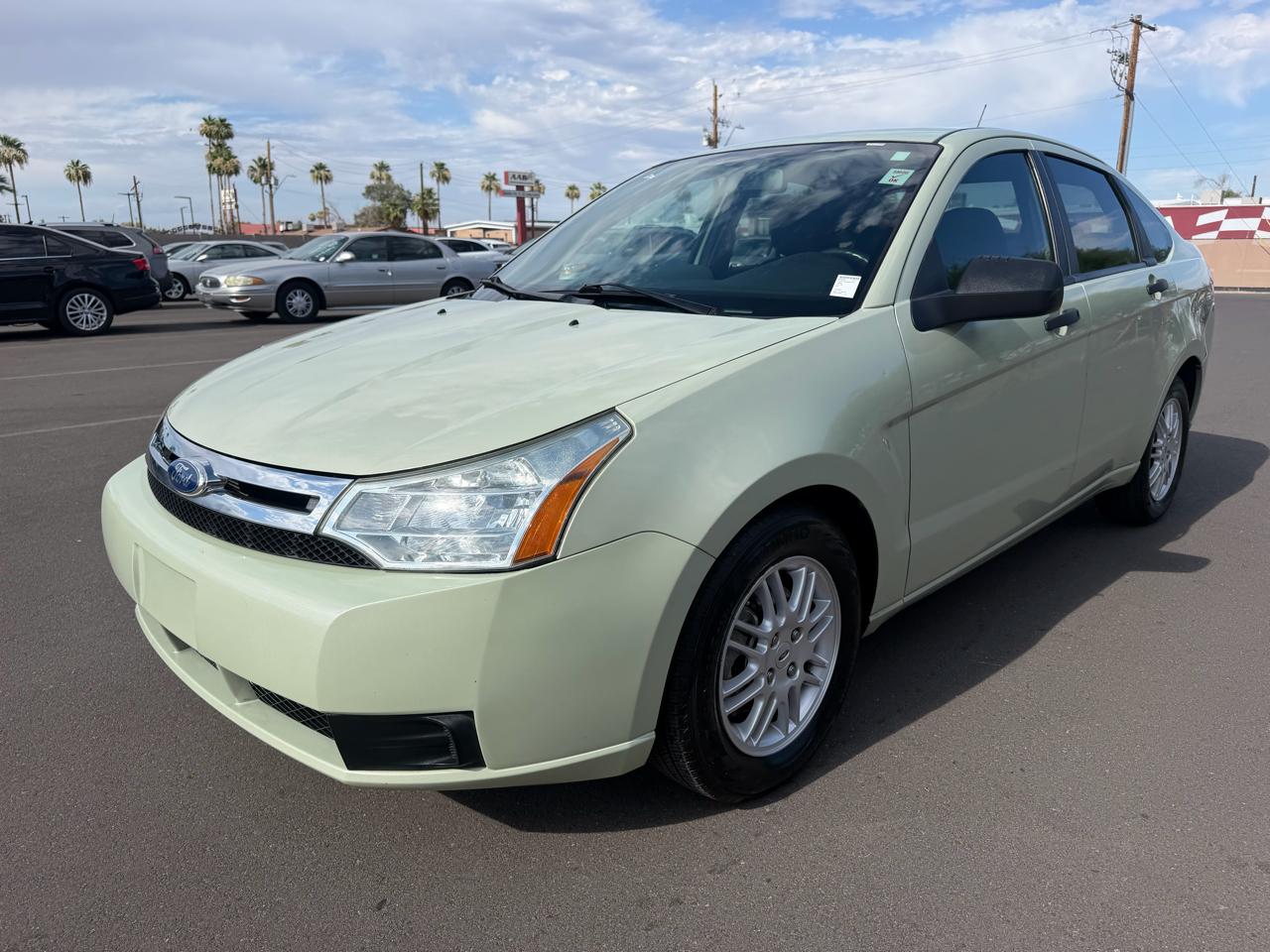 Ford Focus SE Sedan 2011