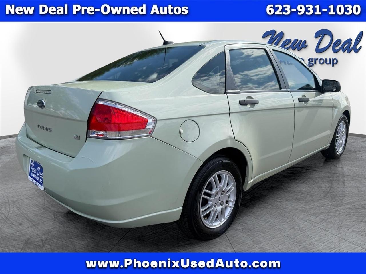 Ford Focus SE Sedan 2011