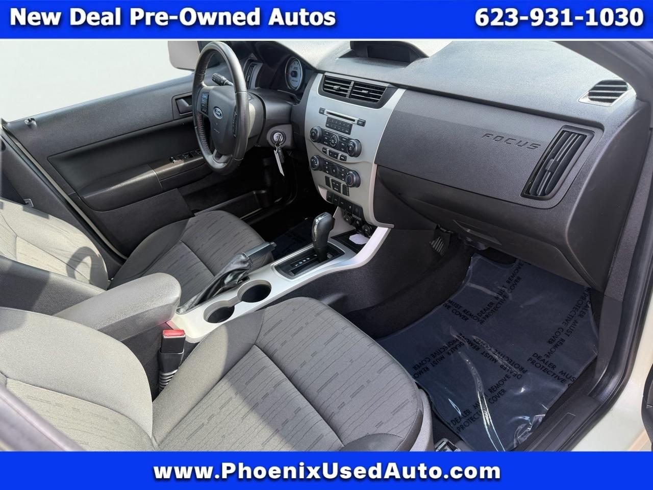 Ford Focus SE Sedan 2011