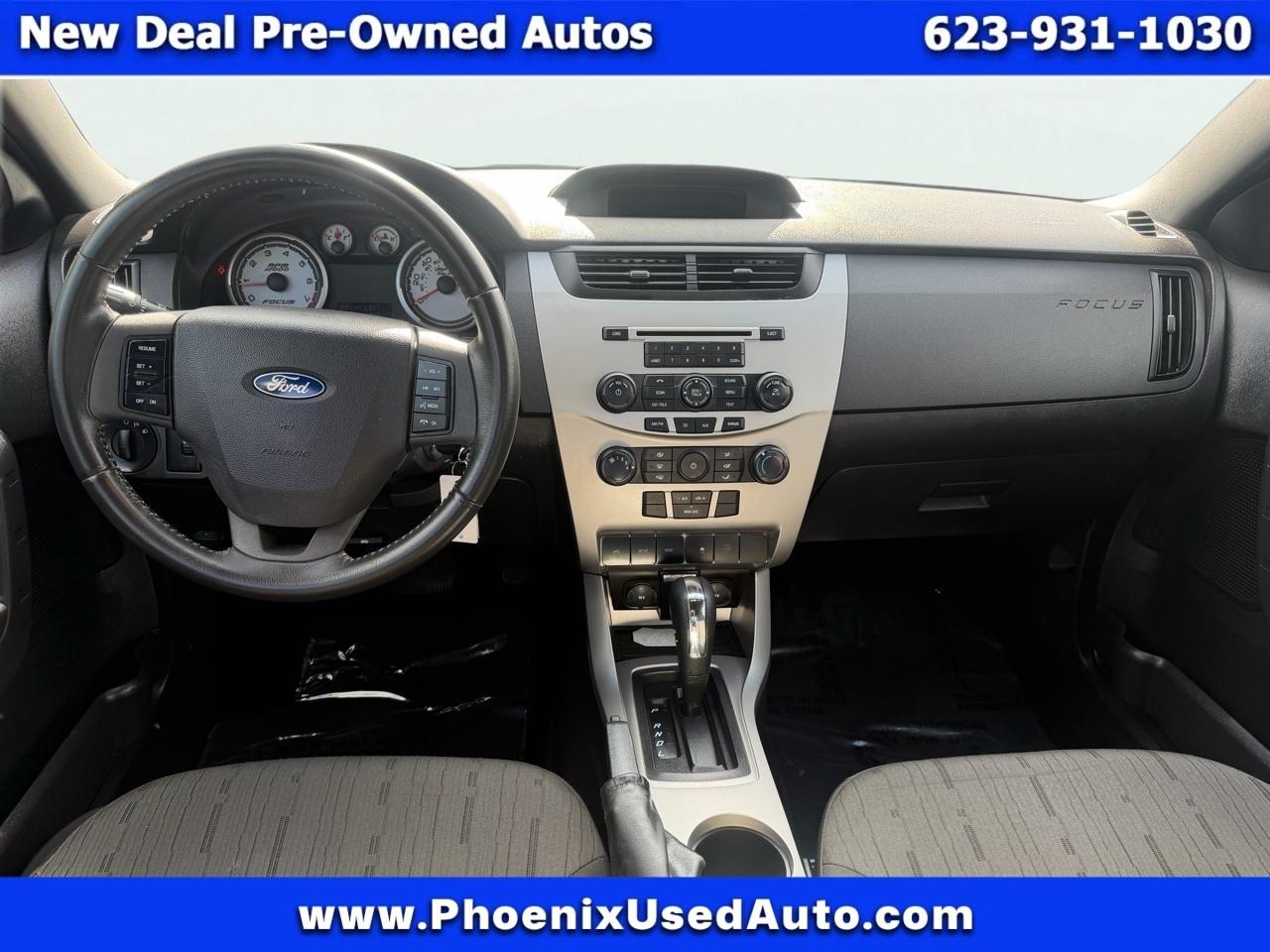 Ford Focus SE Sedan 2011
