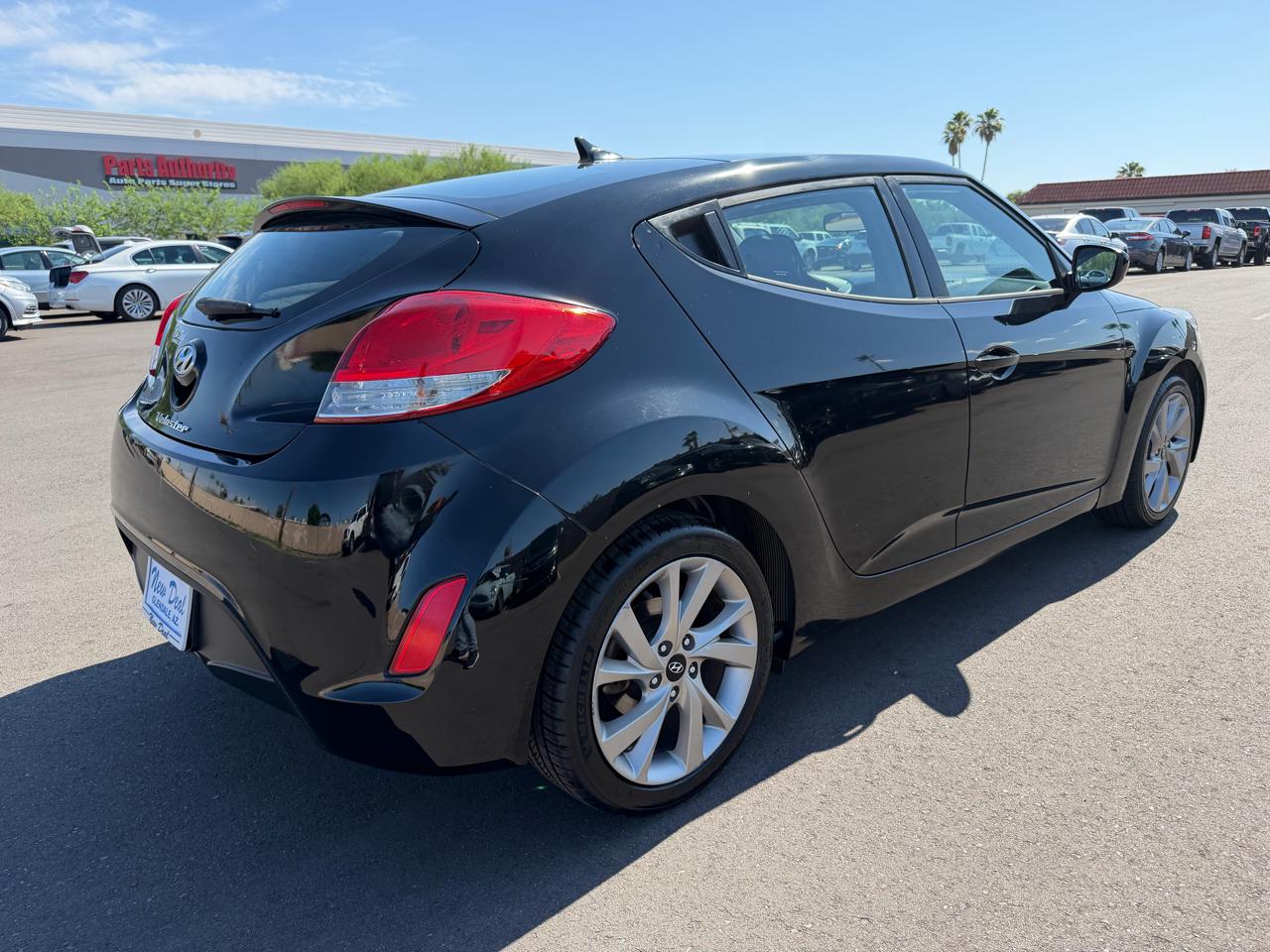 Hyundai Veloster Base 6MT 2017