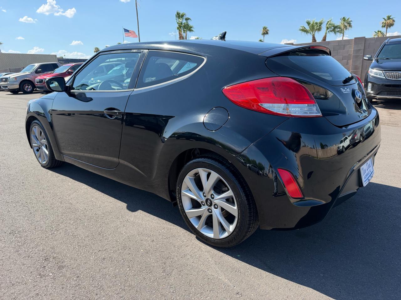 Hyundai Veloster Base 6MT 2017