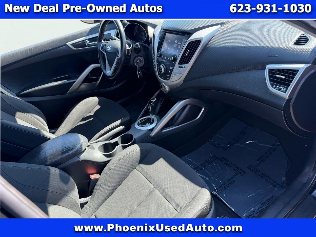 Hyundai Veloster Base 6MT 2017