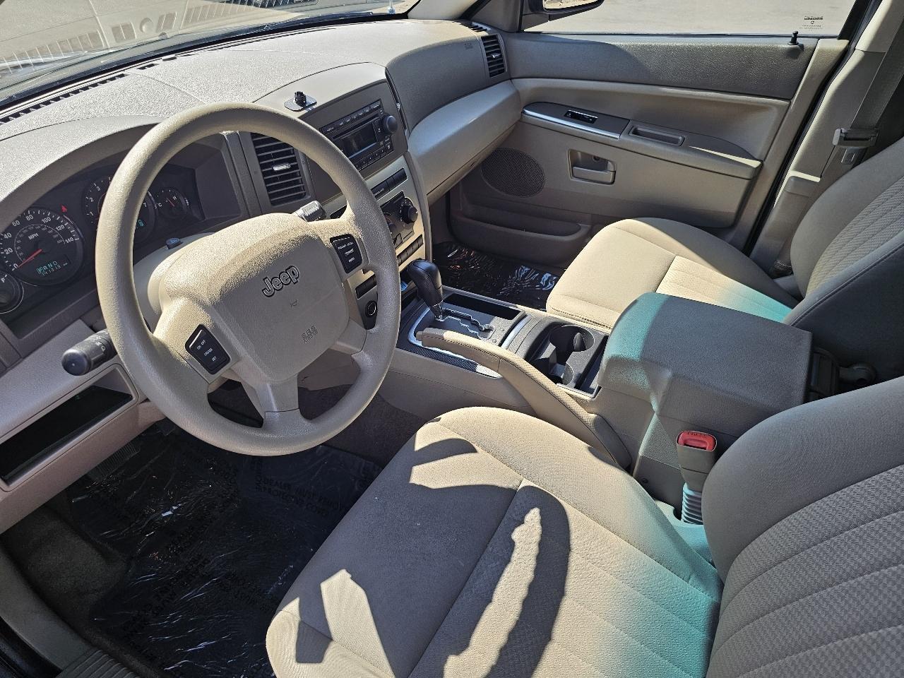 Jeep Grand Cherokee Laredo 2WD 2006