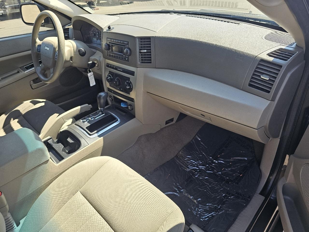 Jeep Grand Cherokee Laredo 2WD 2006